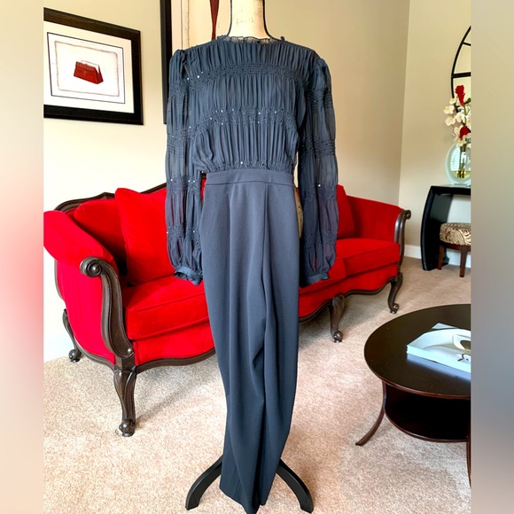 Adorable Express Jumpsuit!!! 🤩 - Picture 5 of 6